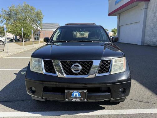 2006 Nissan Pathfinder SE