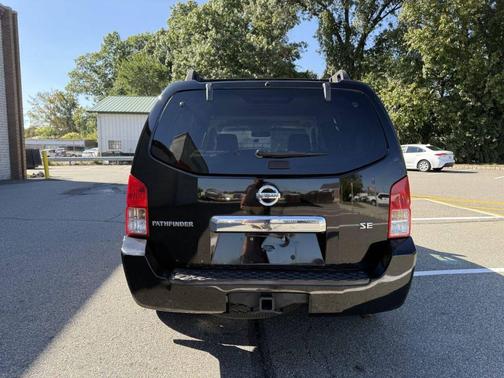 2006 Nissan Pathfinder SE