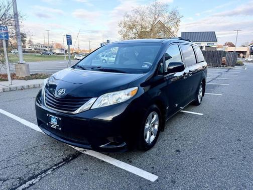 2013 Toyota Sienna LE