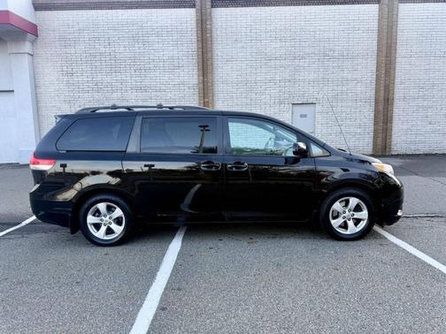 2013 Toyota Sienna LE