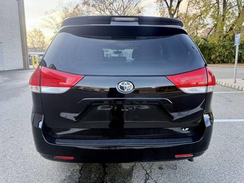 2013 Toyota Sienna LE