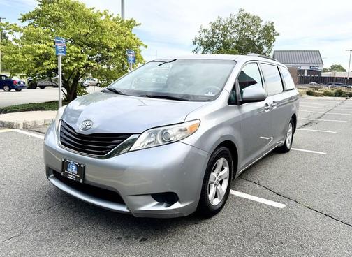 2011 Toyota Sienna LE