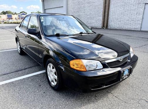 1999 Mazda Protege DX 4dr Sedan
