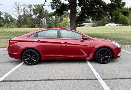 2011 Hyundai SONATA SE
