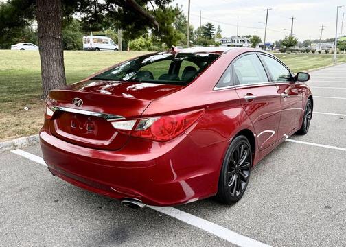2011 Hyundai SONATA SE
