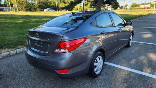 2013 Hyundai Accent SE