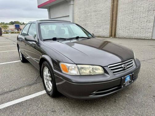 2001 Toyota Camry LE V6