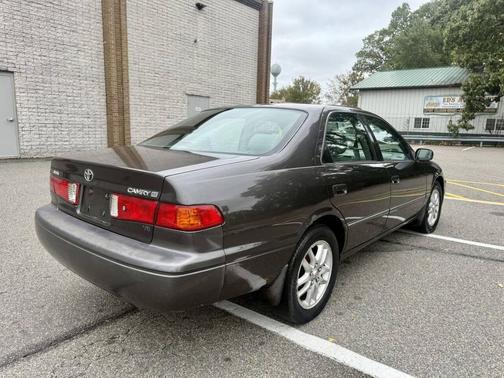 2001 Toyota Camry LE V6