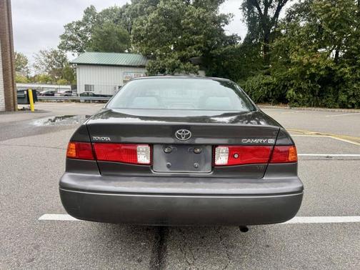 2001 Toyota Camry LE V6