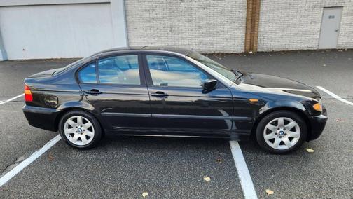 2005 BMW 325 325i 4dr Sedan