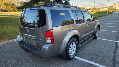 2006 Nissan Pathfinder SE