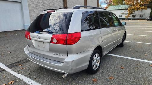 2009 Toyota Sienna LE