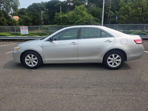 Classic Silver Metallic 2011 Toyota Camry LE