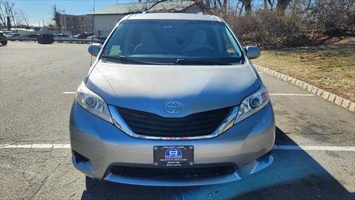 2011 Toyota Sienna LE