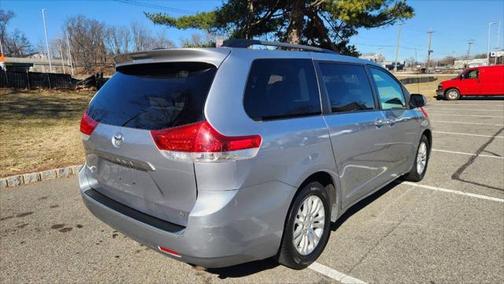 2011 Toyota Sienna LE