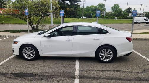 White 2019 Chevrolet Malibu LT