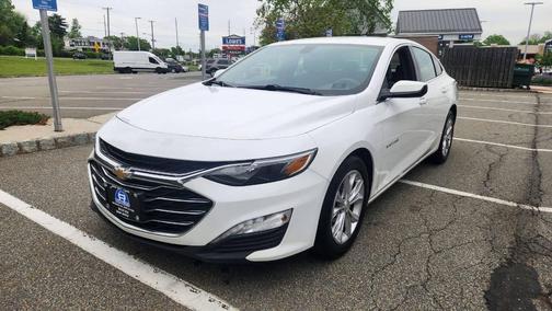 White 2019 Chevrolet Malibu LT