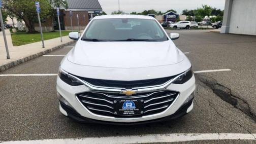White 2019 Chevrolet Malibu LT