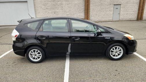 2013 Toyota Prius v Two