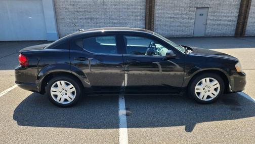 Black 2012 Dodge Avenger SE