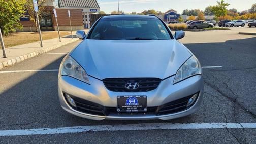 2010 Hyundai Genesis Coupe 3.8 Track