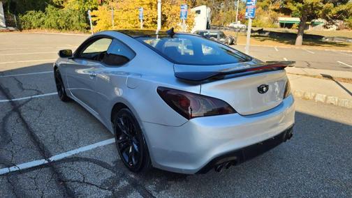 2010 Hyundai Genesis Coupe 3.8 Track