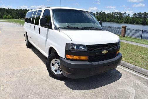 Summit White 2022 Chevrolet Express 3500 RWD 3500 Extended Wheelbase LS