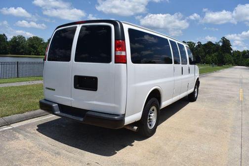 Summit White 2022 Chevrolet Express 3500 RWD 3500 Extended Wheelbase LS