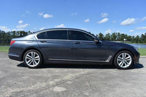 2018 BMW 750 I