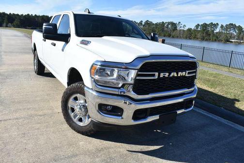 2024 RAM 2500 Tradesman Crew Cab 4x4 8' Box