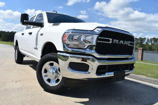 Bright White Clearcoat 2022 RAM 2500 Tradesman Crew Cab 4x4 6'4' Box