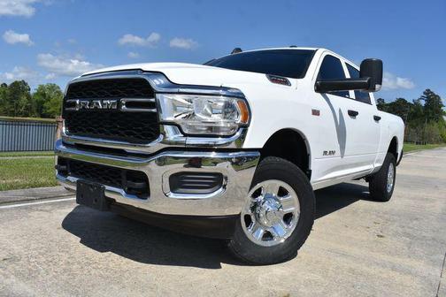 Bright White Clearcoat 2022 RAM 2500 Tradesman Crew Cab 4x4 6'4' Box