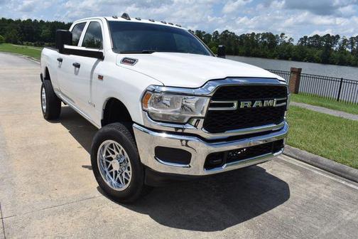 Bright White Clearcoat 2022 RAM 2500 Tradesman Crew Cab 4x4 6'4' Box