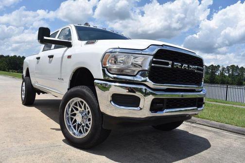 Bright White Clearcoat 2022 RAM 2500 Tradesman Crew Cab 4x4 6'4' Box