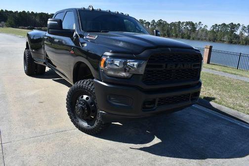 2023 RAM 3500 Tradesman Crew Cab 4x4 8' Box