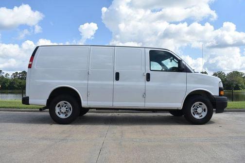 2022 Chevrolet Express 2500 RWD 2500 Regular Wheelbase WT