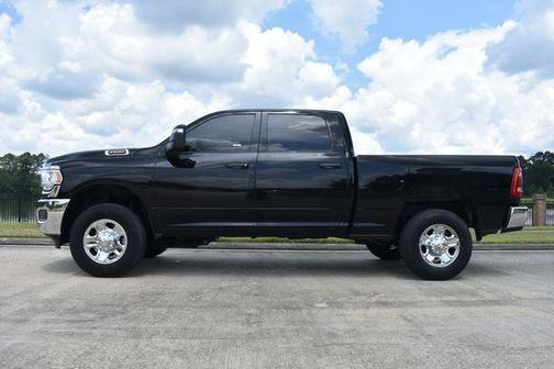 2023 RAM 2500 Tradesman Crew Cab 4x4 6'4' Box
