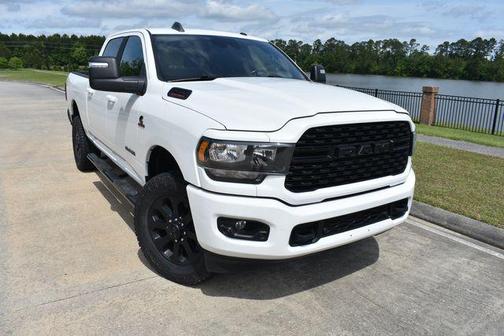 Bright White Clearcoat 2023 RAM 2500 Big Horn Crew Cab 4x4 6'4' Box