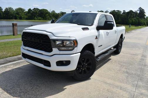 Bright White Clearcoat 2023 RAM 2500 Big Horn Crew Cab 4x4 6'4' Box