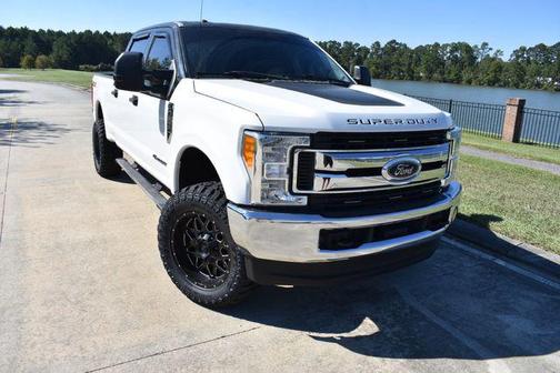 - 2017 Ford F-250 XLT