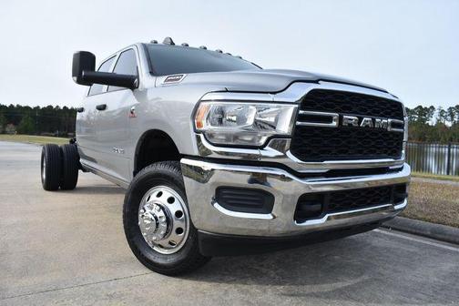 2021 RAM 3500 Tradesman Crew Cab 4x4 8' Box