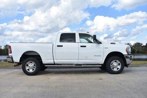 2022 RAM 2500 Tradesman Crew Cab 4x4 6'4' Box