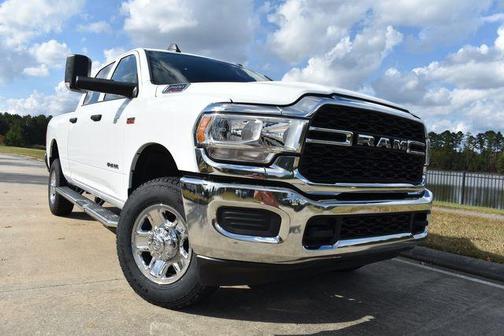 2022 RAM 2500 Tradesman Crew Cab 4x4 6'4' Box