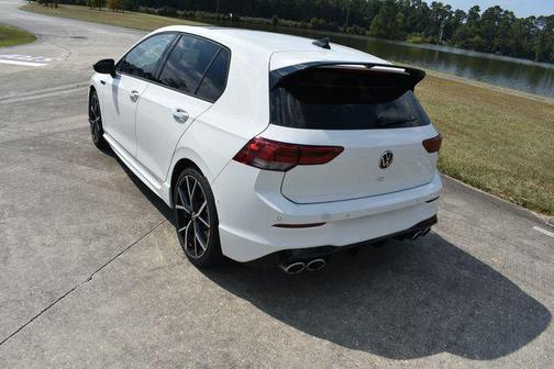 2024 Volkswagen Golf R 2.0T Manual
