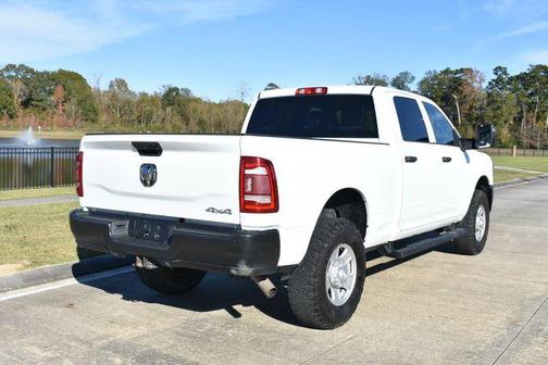 2023 RAM 2500 Tradesman Crew Cab 4x4 6'4' Box