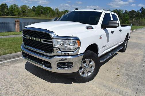 Bright White Clearcoat 2022 RAM 2500 Tradesman Crew Cab 4x4 8' Box