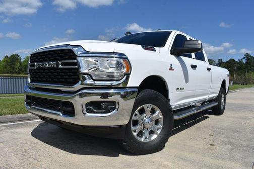 Bright White Clearcoat 2022 RAM 2500 Tradesman Crew Cab 4x4 8' Box