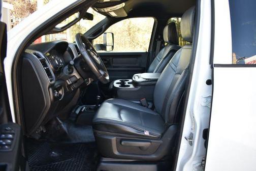 2022 RAM 2500 Tradesman Crew Cab 4x4 6'4' Box