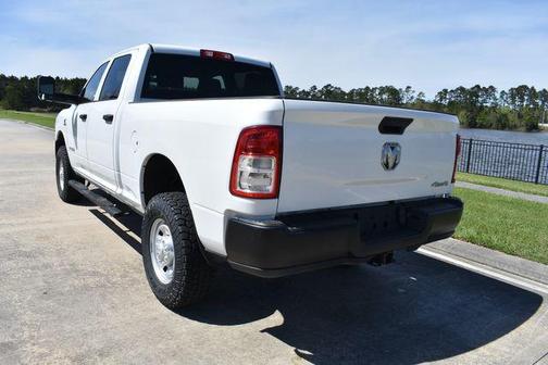 2022 RAM 2500 Tradesman Crew Cab 4x4 6'4' Box