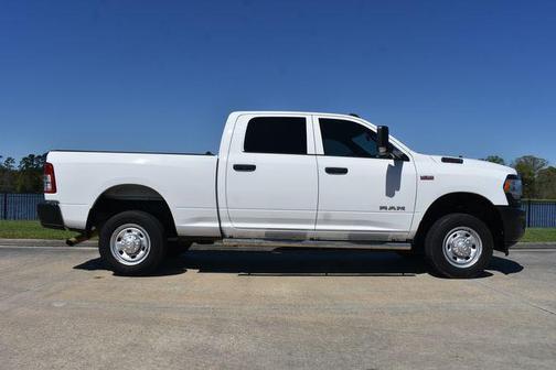 2022 RAM 2500 Tradesman Crew Cab 4x4 6'4' Box